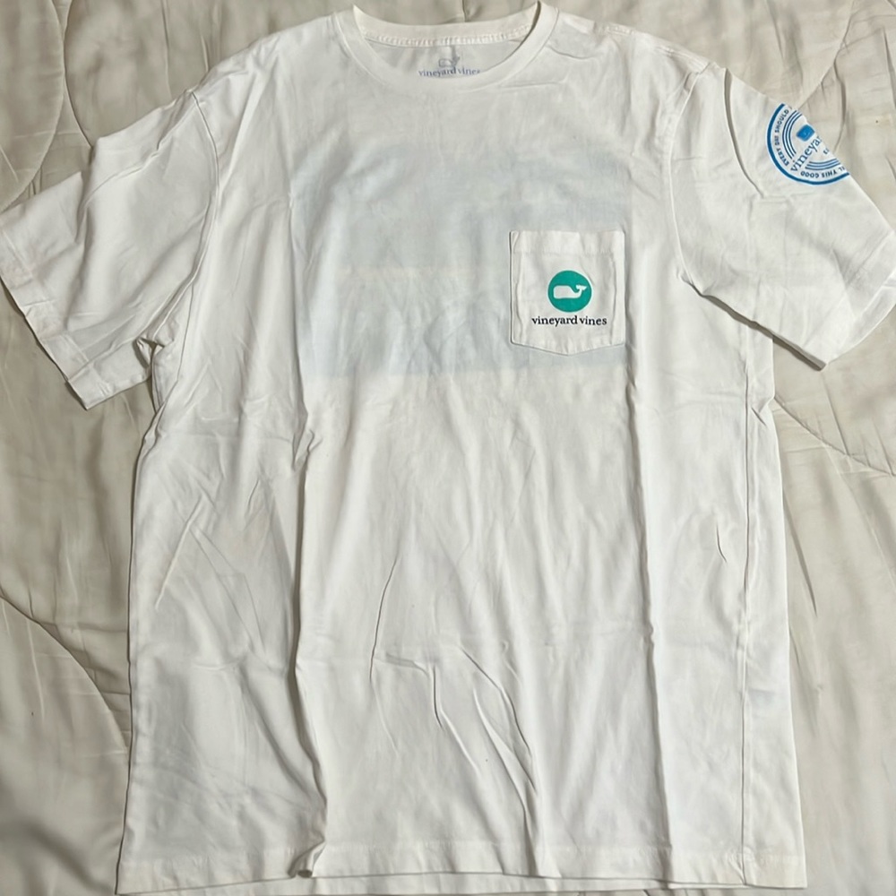 Vineyard vines tee